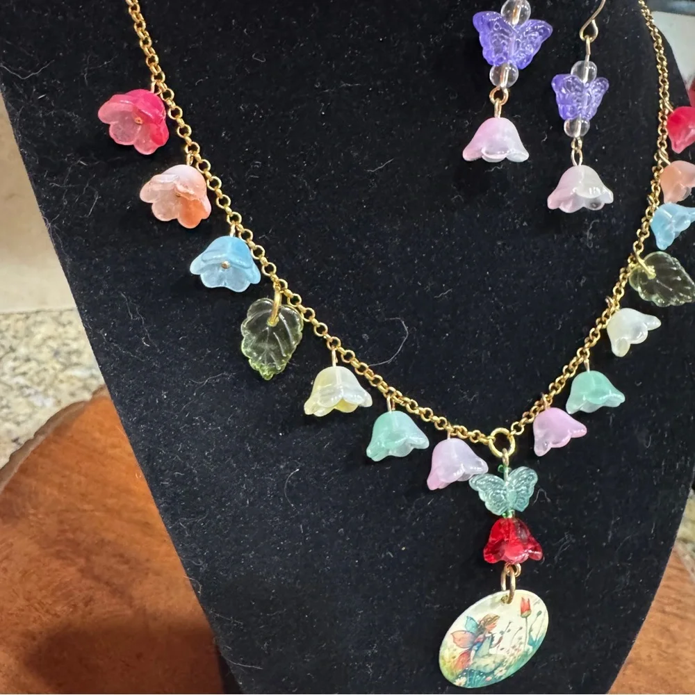 Handmade Fairy Necklace & Earrings - Picture 5 of 6